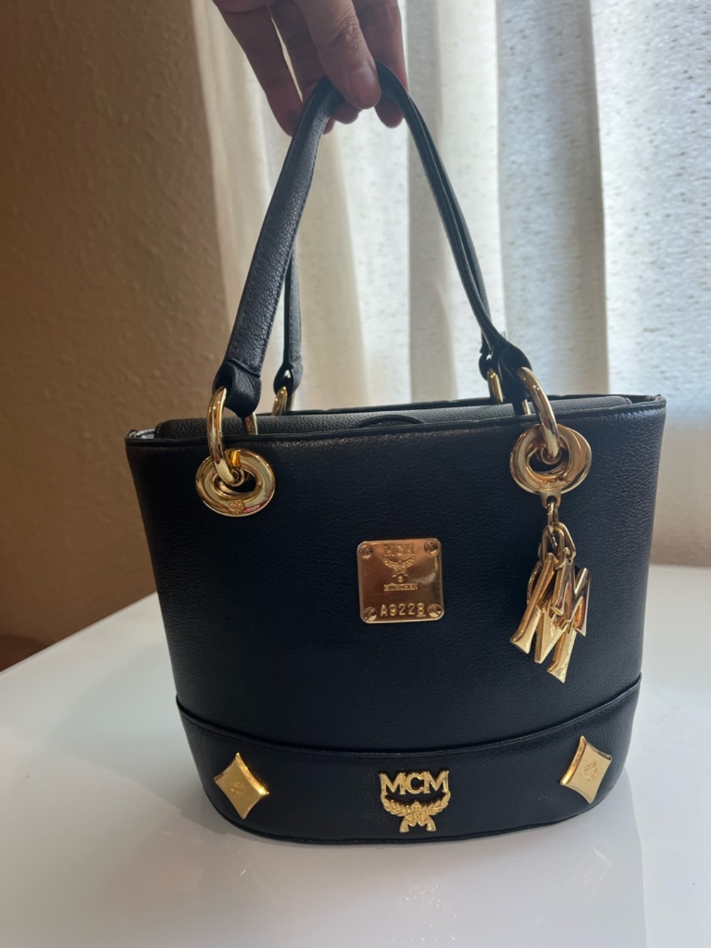 MCM SMALL BLACK LEATHER HANDBAG - Picture 11 of 11